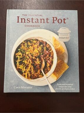 Instant Pot Cookbook - The Essential Instant Pot (Blue Cover)